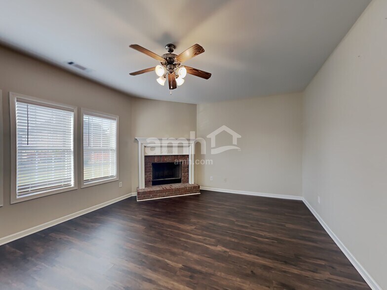 Building Photo - 2342 Crimson Creek Ln