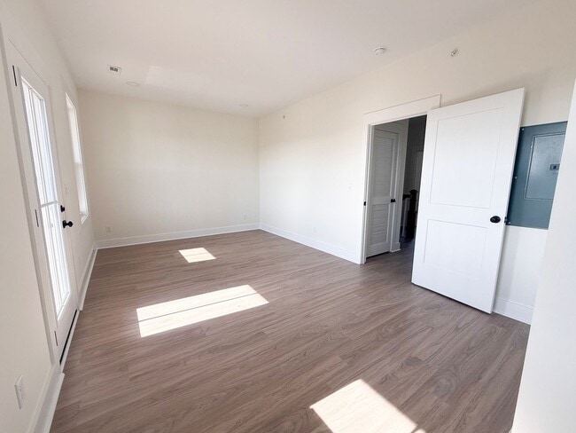 Building Photo - Available August 1: 4-Bedroom Townhome at Highbury + Summer Special Perks
