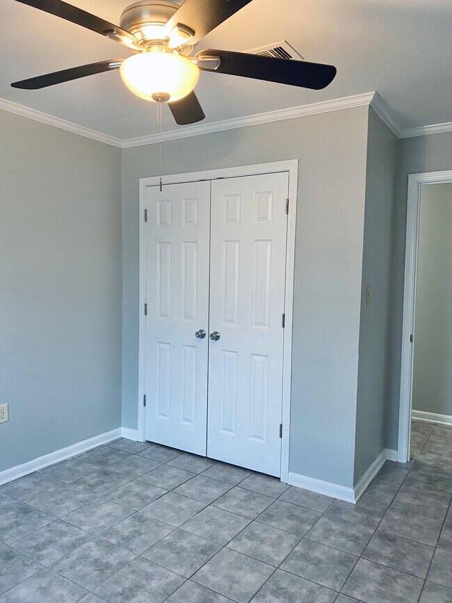 Building Photo - 15135 Montecino Dr