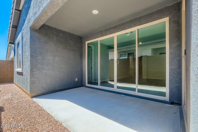 Building Photo - 9405 E Saturn Ave