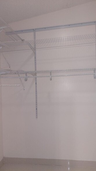Building Photo - 984 SW 113th Ter