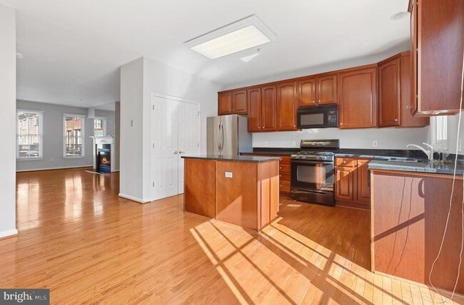 Building Photo - 2319 Boston St