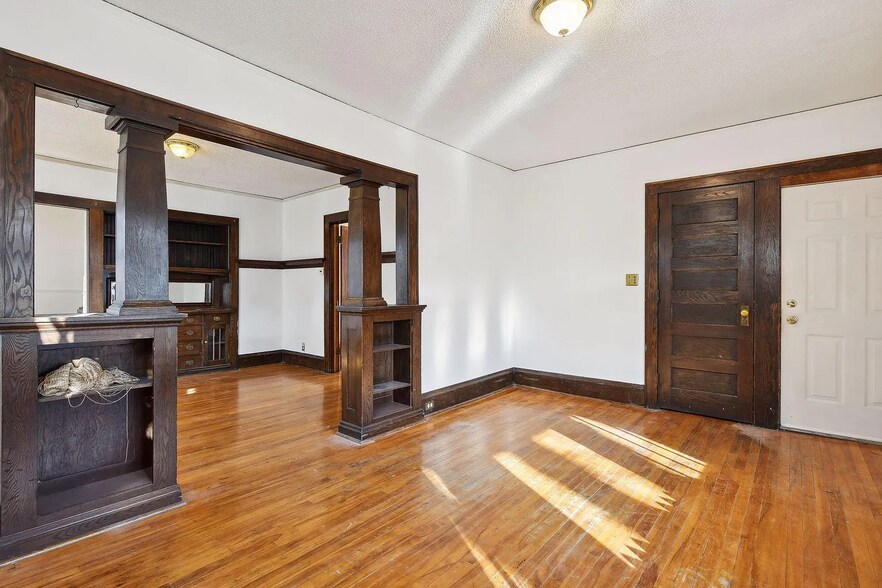 Building Photo - 104 W 27th St