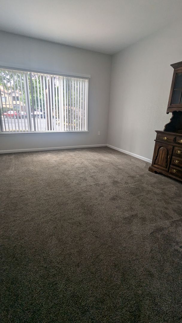 Building Photo - SUPER NICE 2-BDRM, 2-BATH MAIN LEVEL CONDO...