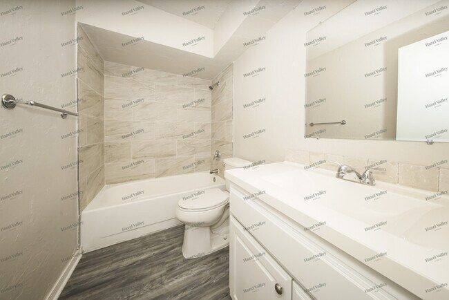 Building Photo - 20335 Palmer Rd