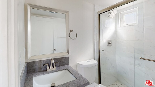 Building Photo - 236 Rosemont Ave