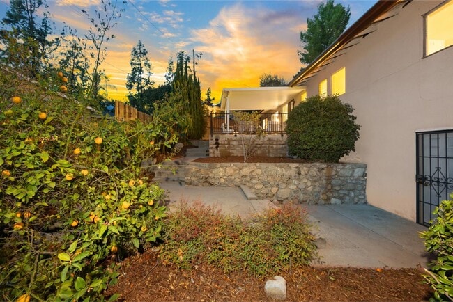 Building Photo - Mid-Century Home in Prime East Sierra Madr...