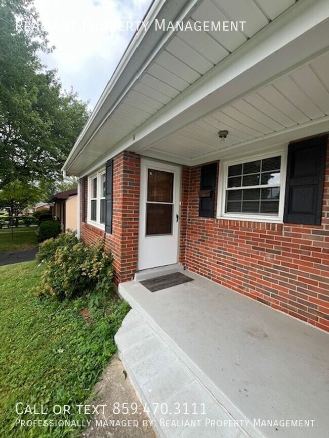 Building Photo - 2160 Winterberry Dr