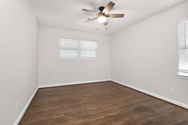 Building Photo - 5518 McKnight St