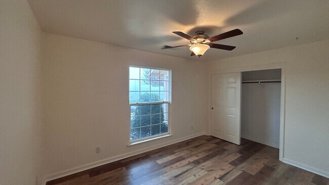 Building Photo - 14575 Avenida Central