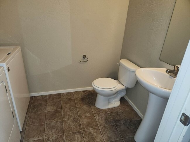 Building Photo - M2224