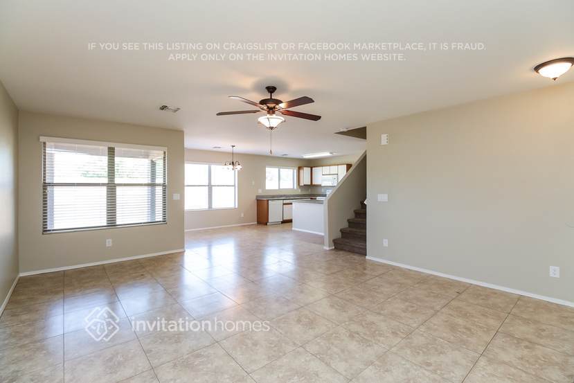 Building Photo - 2066 E Spruce Dr
