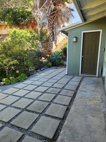 Building Photo - 320 Park Ave