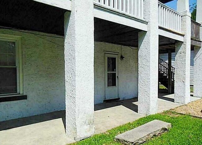 Building Photo - Spacious 1 Bedroom Apartment in Euwanee Park