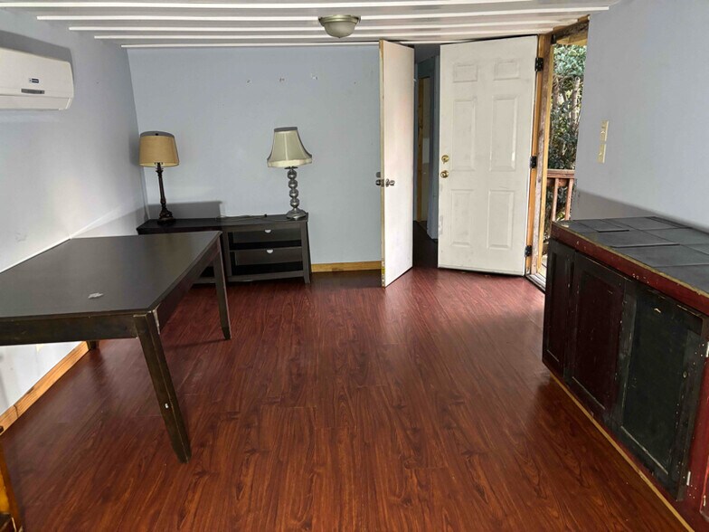 Building Photo - 1008 Tigger Loop