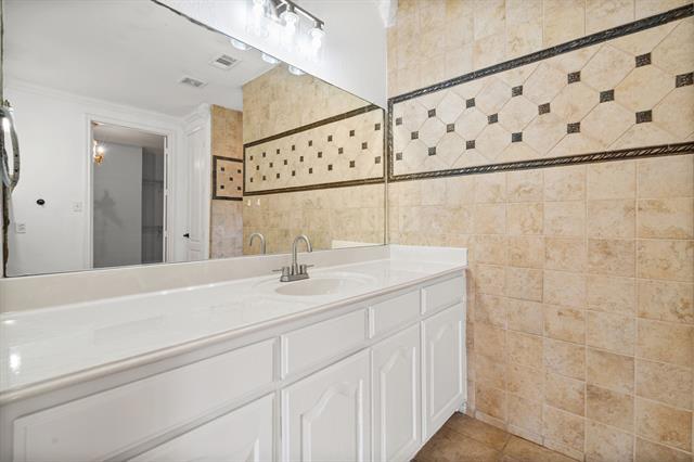 Building Photo - 830 Trail Dr