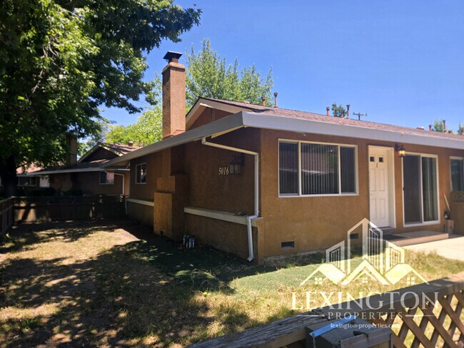 Building Photo - Beautiful, 2BD/1BA, Condo in The Villaggio community, near Madison Ave. and American River College!