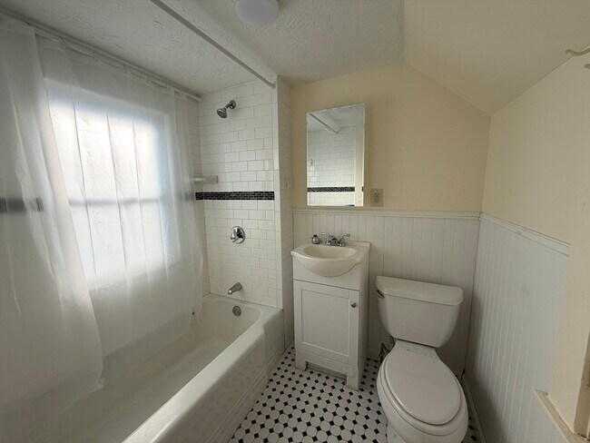 Building Photo - 16 Franklin Pl