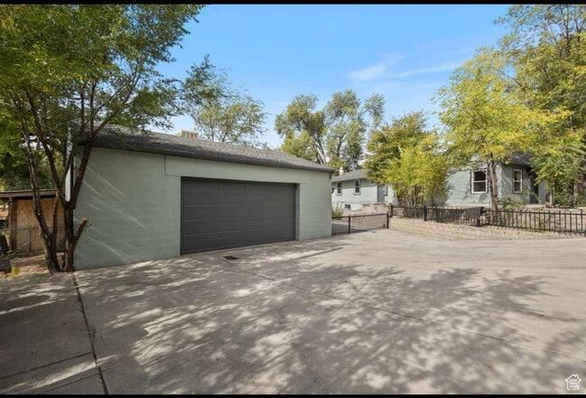 Building Photo - 2085 N 900 W