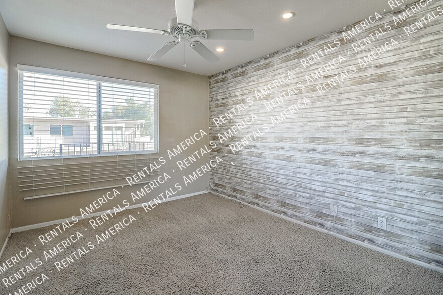 Building Photo - 4132 E Calle Redonda