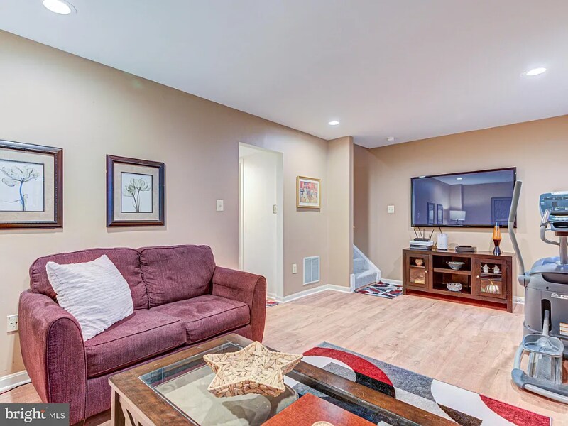 Building Photo - 20780 Dockside Terrace