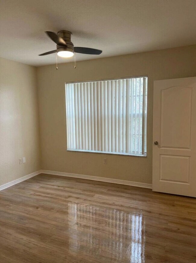 Building Photo - 136 SW Peacock Blvd