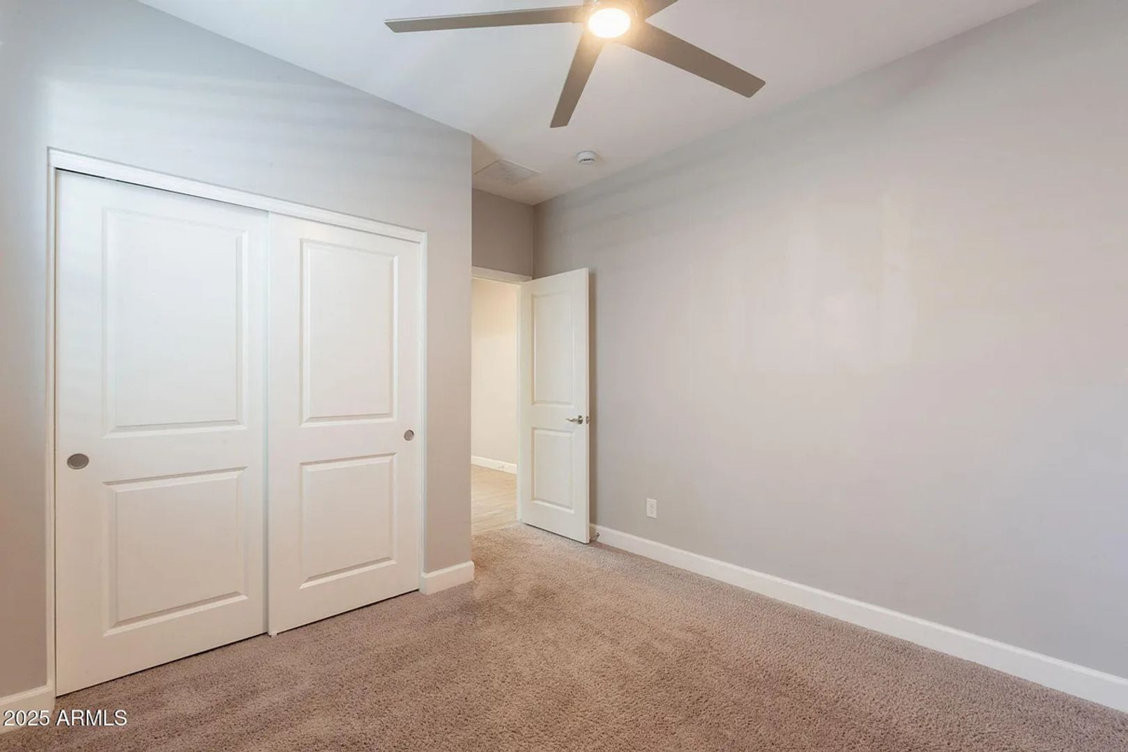 Building Photo - 598 Hazelnut Ln