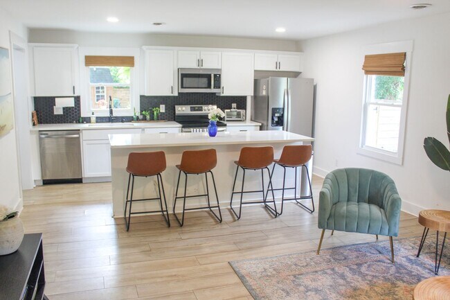 Building Photo - Renovated 3-Bedroom Single-Story Home with...