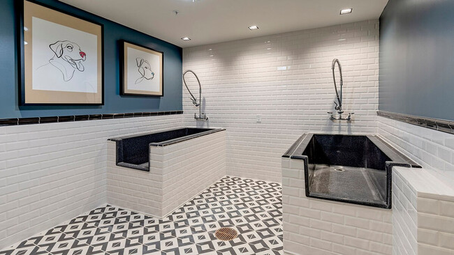 Building Photo - 4903 Edgemoor Ln