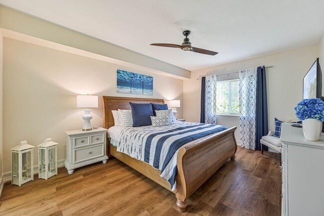 Building Photo - ** Immaculate Blue Heron Sanctuary Condo ~ Available ASAP **