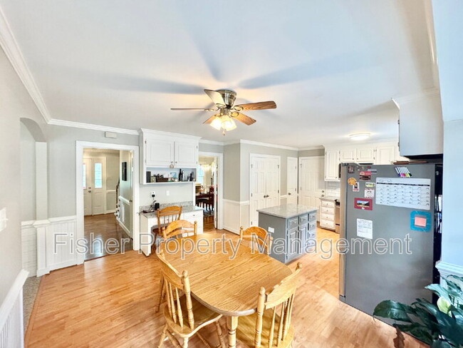 Building Photo - 342 Rossmere Dr