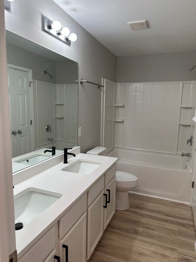 Building Photo - 3 Bedroom 2.5 Bath Townhome in Pooler