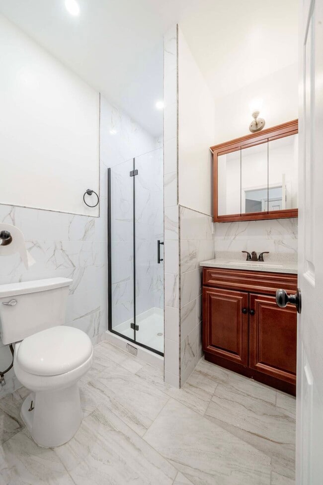 Building Photo - 211 W 122nd St