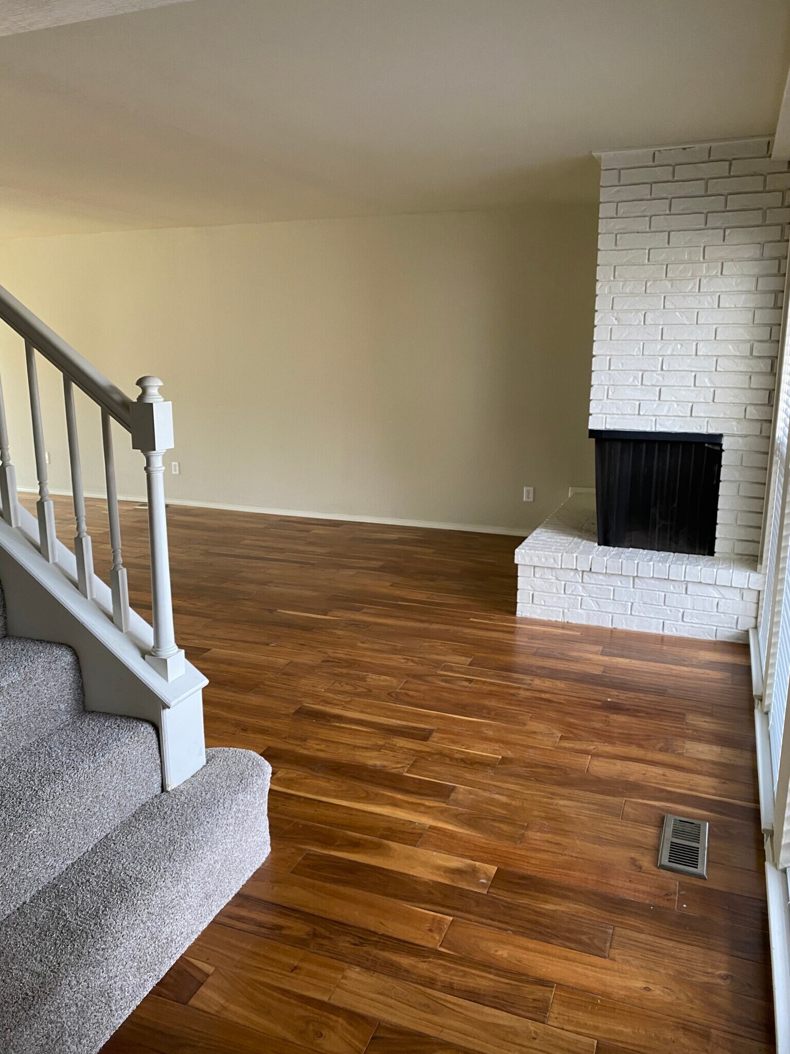 Building Photo - 3908 E 60th Pl