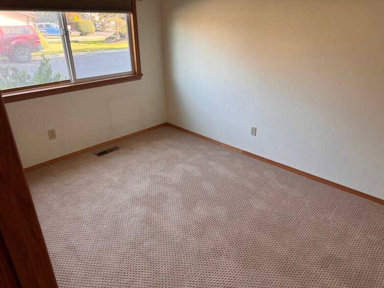 Building Photo - 4301 W Viola Ave