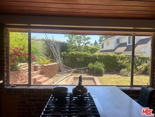 Building Photo - 809 Toulon Dr