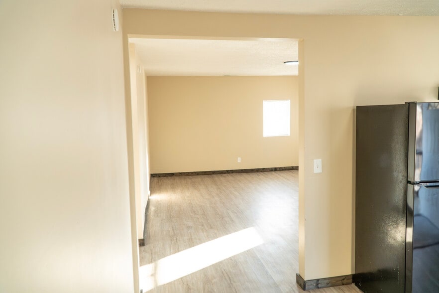 Building Photo - 412 E Market St