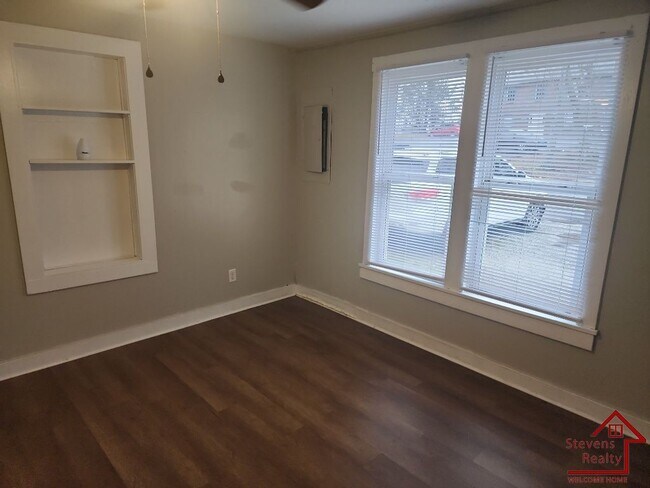 Building Photo - 1282 Carolina Ave
