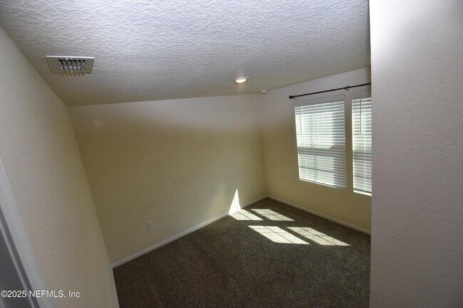 Building Photo - 70200 Roseapple Ct