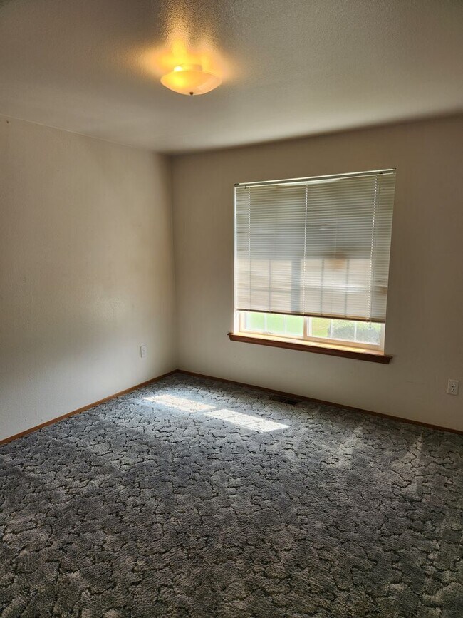 Building Photo - 501 Jamie Dr