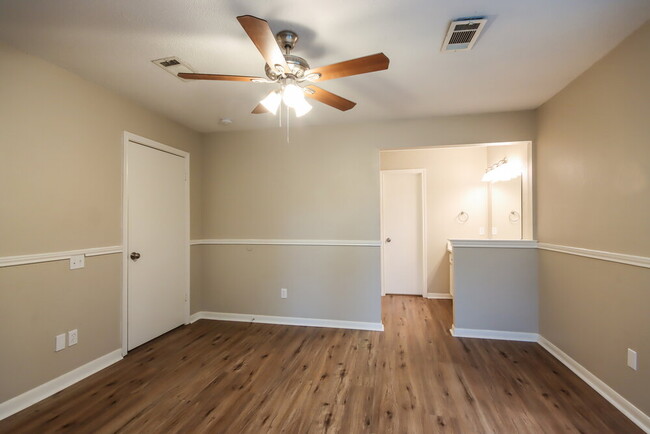 Building Photo - 11631 Alcott Dr