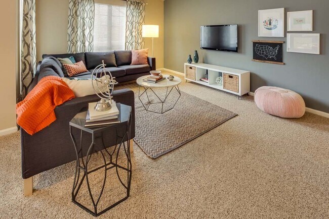 Building Photo - 52 Lincoln Oaks Dr