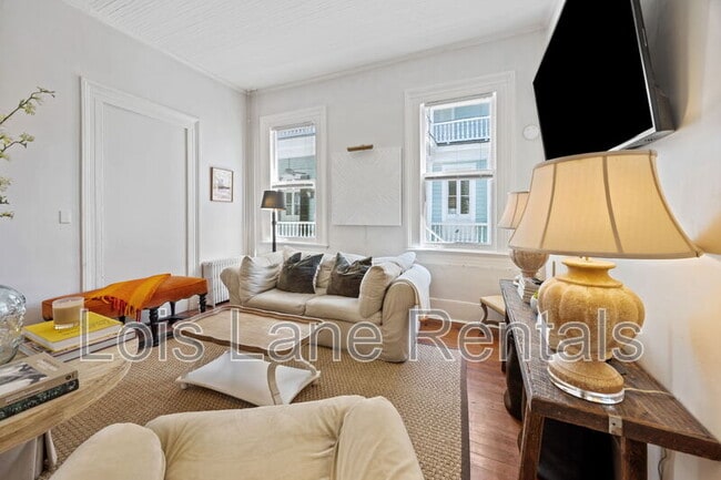 Building Photo - 139 1/2 Broad Street