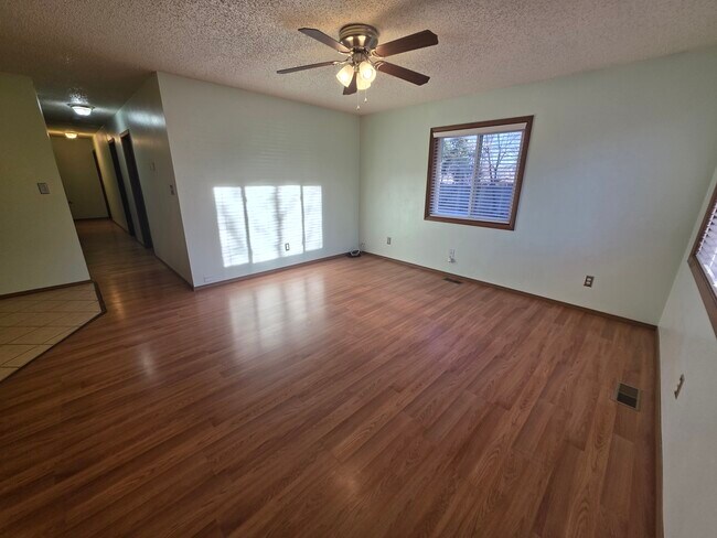 Building Photo - 6862 Femmer St