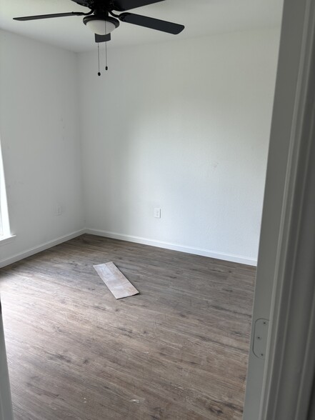 Building Photo - 936 Duty Ave