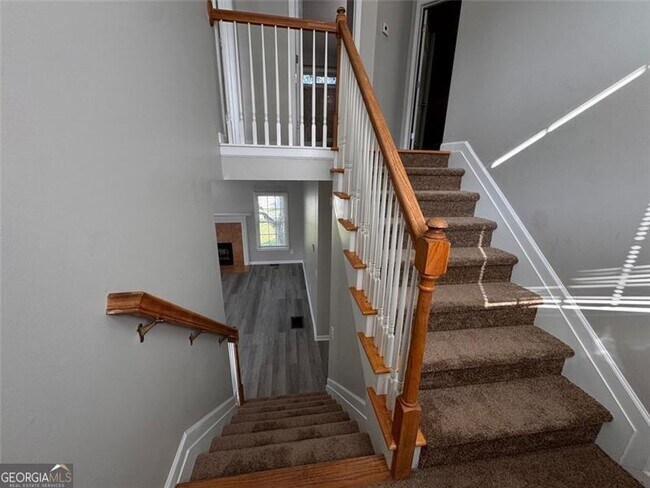 Building Photo - 1812 Lakewood Ave SE