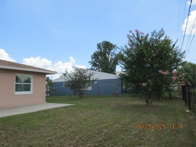Building Photo - 154 Tulip Way