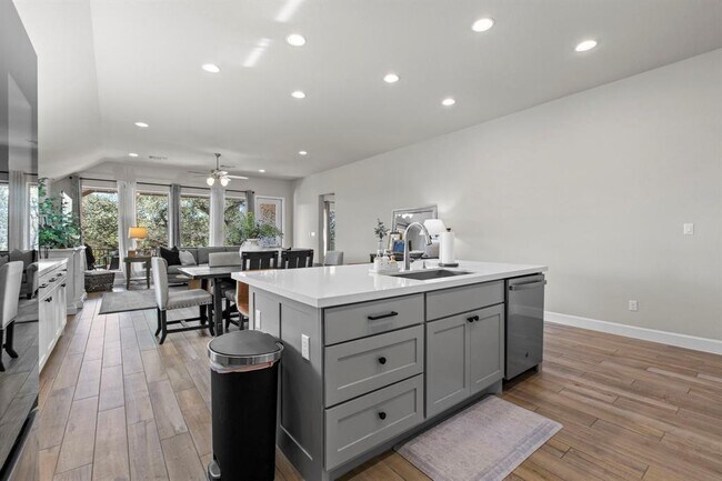 Building Photo - 313 Terrene Trl