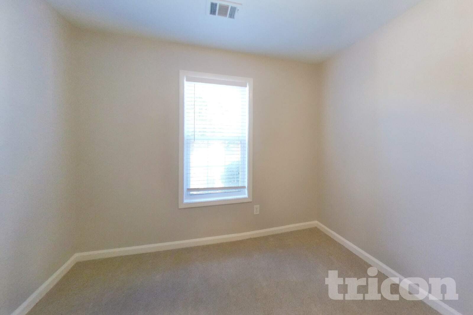 Building Photo - 923 Laurel Green Ln NE