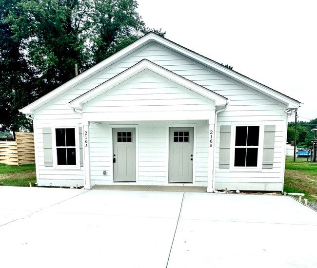 Primary Photo - 216 Victor Reiter Pkwy